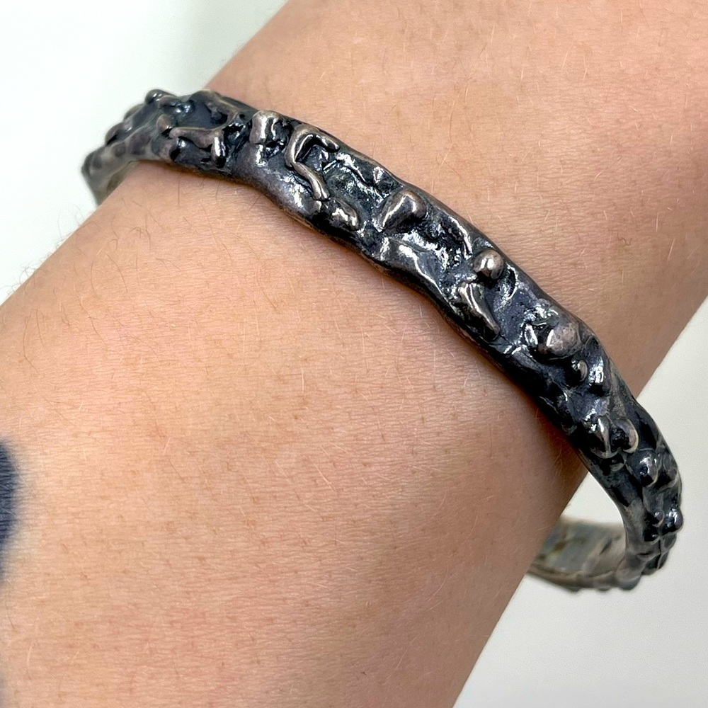 Vintage Napier Signed Black Textured Metal Bangle Bracelet